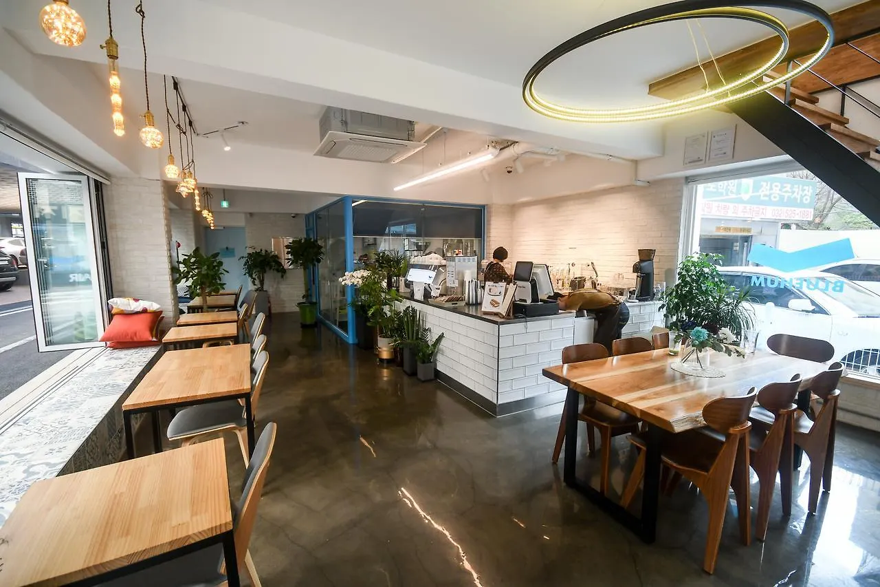 Bluehum Guest House Incheon 3*,